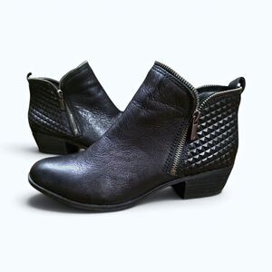 Lucky Brand Bartalino Black Leather Double Zip Quilted Ankle Booties 8.5
